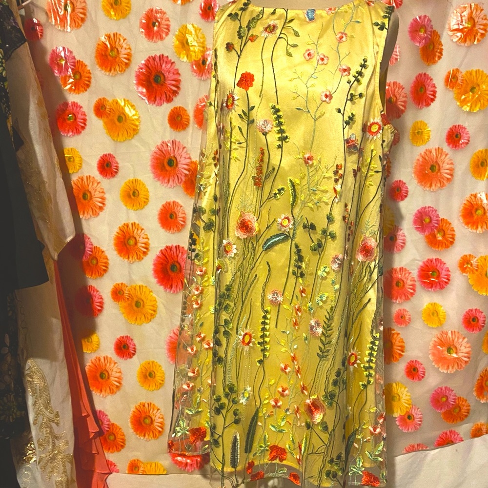 TAHARI Floral Embroidered Sheer Yellow BabyDoll Dress Sz 14